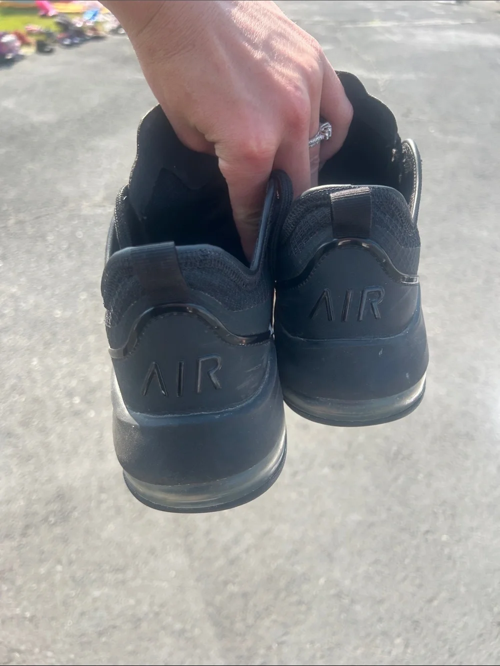 Nike Air Womensen’s Black/White Athletic Sneakers